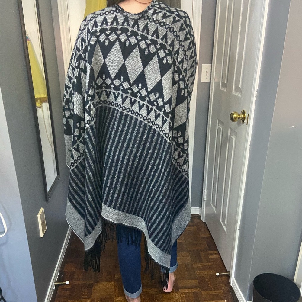Throw over cardigan - Picture 3 of 3